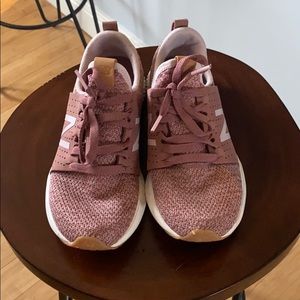 New New Balance Fresh Foam running shoes sz 7.5!